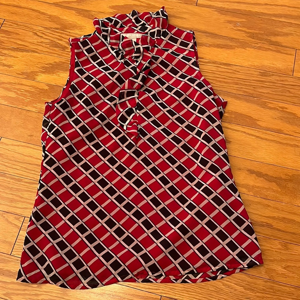 Banana Republic Ruffled neck sleeveless top